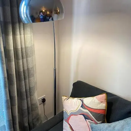 Centrally Located Light Warm & Welcoming