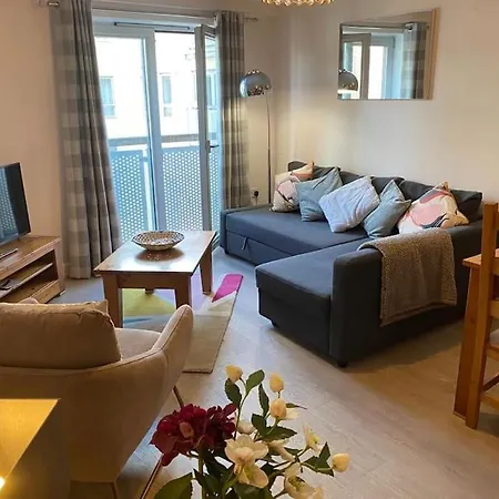 Apartment Centrally Located Light Warm & Welcoming Bristol