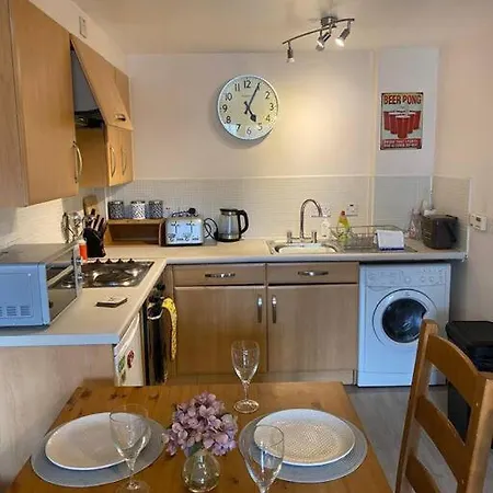 Centrally Located Light Warm & Welcoming