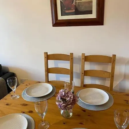 Apartment Centrally Located Light Warm & Welcoming Bristol