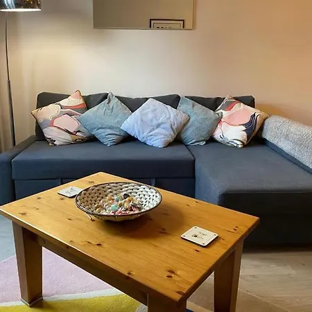 דירה Centrally Located Light Warm & Welcoming *